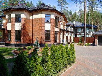 Строительство домов под ключ из кирпича: надежность и эстетика Строительство домов под ключ из кирпича: надежность и эстетика