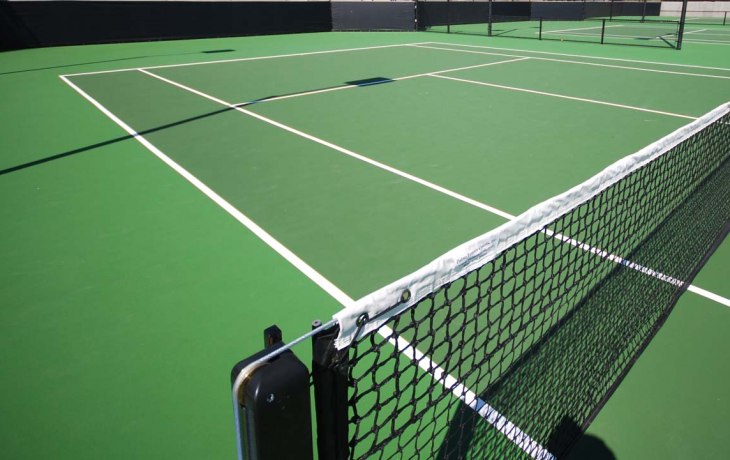 Сравнение игровых поверхностей теннисных кортов