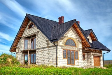 Строительство домов из пеноблоков – недорогая загородная недвижимость