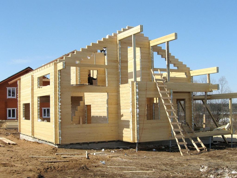 Строительство дома из бруса: почему стоит выбрать именно этот материал?