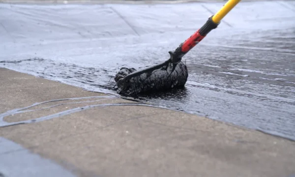 Ремонт плоской кровли: где чаще всего течёт и как выбрать правильный сценарий работ Ремонт плоской кровли: где чаще всего течёт и как выбрать правильный сценарий работ